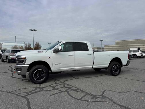 2026 RAM 2500 Laramie Crew Cab 4x4 8' Box