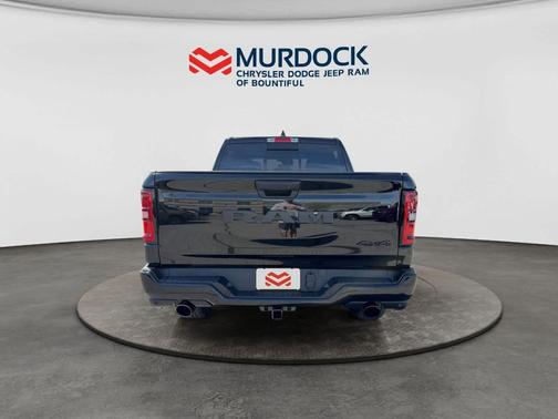 Diamond Black Crystal Pearlcoat 2026 RAM 1500 Express