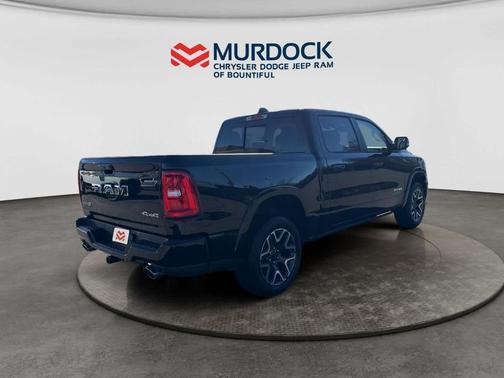 Diamond Black Crystal Pearlcoat 2026 RAM 1500 Laramie