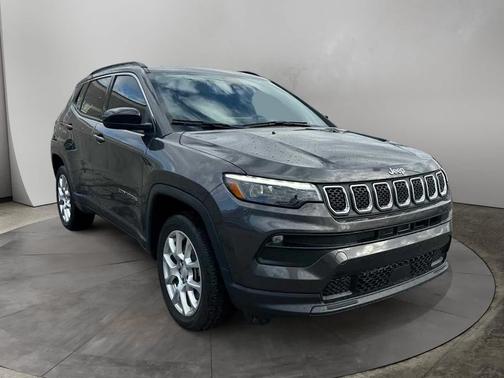 2023 Jeep Compass Latitude Lux