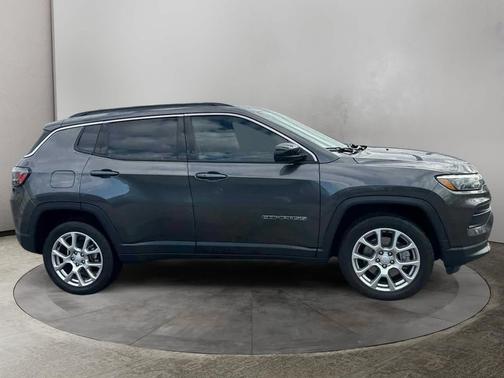 2023 Jeep Compass Latitude Lux