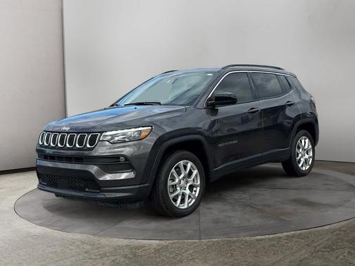2023 Jeep Compass Latitude Lux