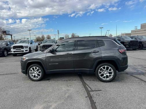 2023 Jeep Compass Latitude Lux