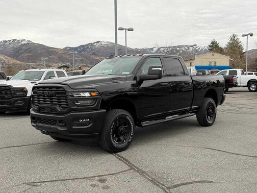 2026 RAM 2500 Tradesman Crew Cab 4x4 6'4' Box