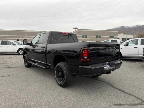 2026 RAM 2500 Tradesman Crew Cab 4x4 6'4' Box
