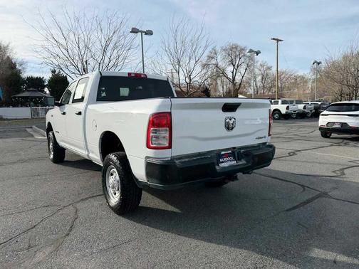 2022 RAM 2500 Tradesman Crew Cab 4x4 6'4' Box