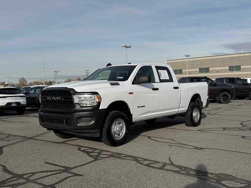 2022 RAM 2500 Tradesman Crew Cab 4x4 6'4' Box