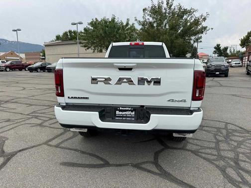 2025 RAM 3500 Laramie Crew Cab 4x4 8' Box