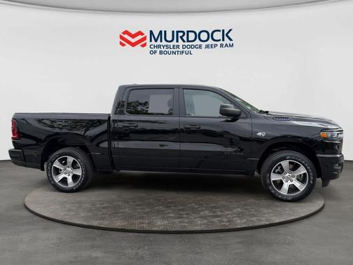 Diamond Black Crystal Pearlcoat 2026 RAM 1500 Express