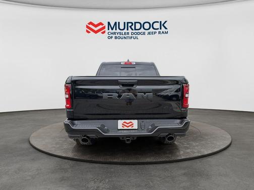Diamond Black Crystal Pearlcoat 2026 RAM 1500 Express