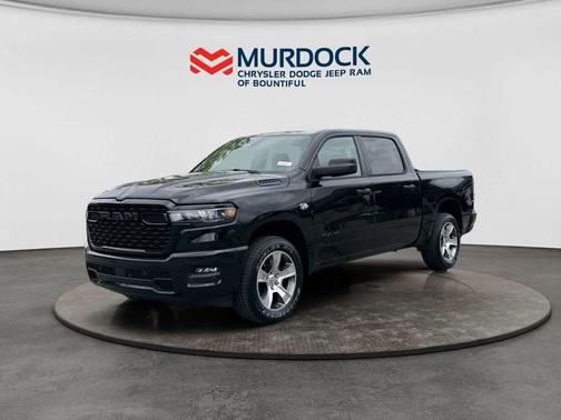 Diamond Black Crystal Pearlcoat 2026 RAM 1500 Express