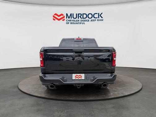 Diamond Black Crystal Pearlcoat 2026 RAM 1500 Express