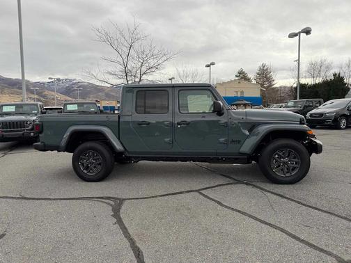 2026 Jeep Gladiator Sport S