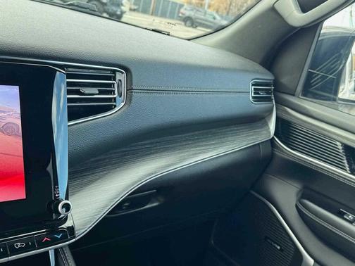 2024 Jeep Wagoneer L Series II 4x4