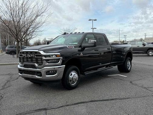 2026 RAM 3500 Tradesman Crew Cab 4x4 8' Box