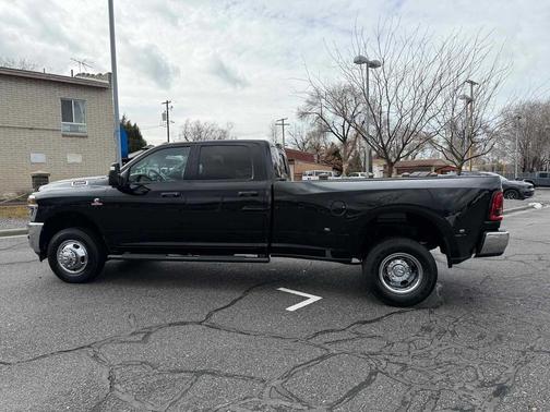 2026 RAM 3500 Tradesman Crew Cab 4x4 8' Box