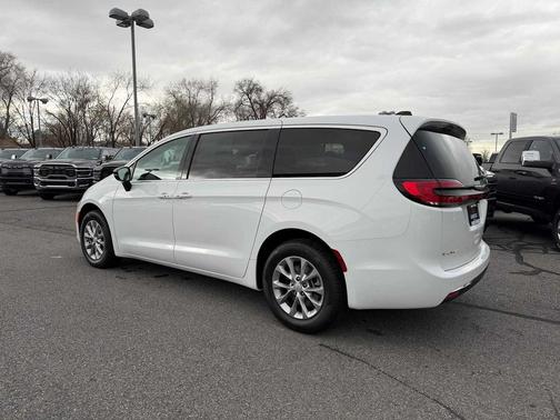 2026 Chrysler Pacifica L