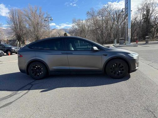 2017 Tesla Model X 90D