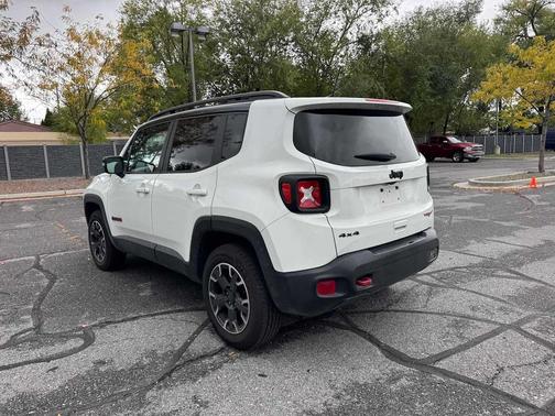 2023 Jeep Renegade Trailhawk