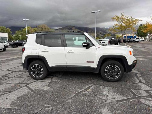 2023 Jeep Renegade Trailhawk
