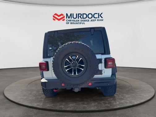 Bright White Clearcoat 2025 Jeep Wrangler Rubicon