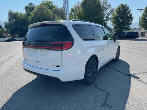 2025 Chrysler Pacifica Limited