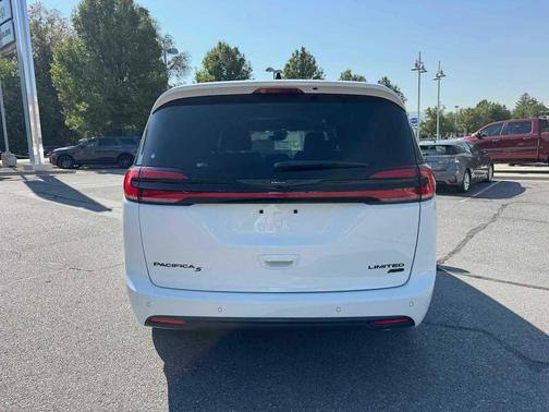 2025 Chrysler Pacifica Limited