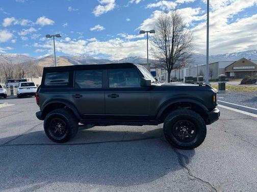 2022 Ford Bronco Black Diamond