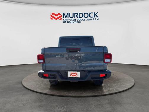 Anvil Clearcoat 2026 Jeep Gladiator Sahara 4x4