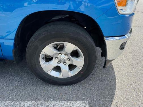 Hydro Blue Pearlcoat 2022 RAM 1500 Big Horn/Lone Star