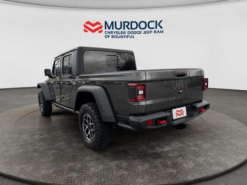 Granite Crystal Metallic Clearcoat 2026 Jeep Gladiator Rubicon
