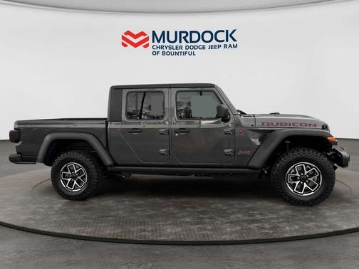 Granite Crystal Metallic Clearcoat 2026 Jeep Gladiator Rubicon