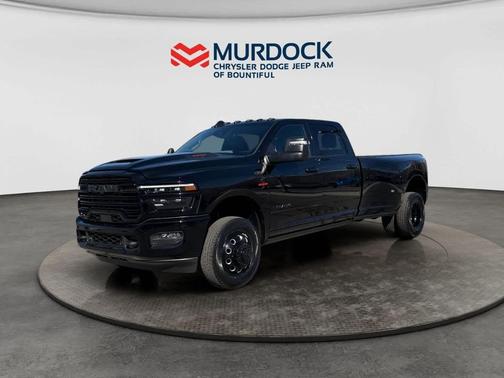 Diamond Black Crystal Pearlcoat 2026 RAM 3500 Laramie Crew Cab 4x4 8' Box