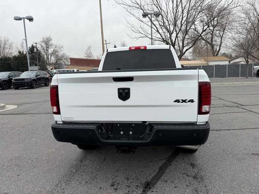 2022 RAM 1500 Classic Warlock Crew Cab 4x4 5'7' Box