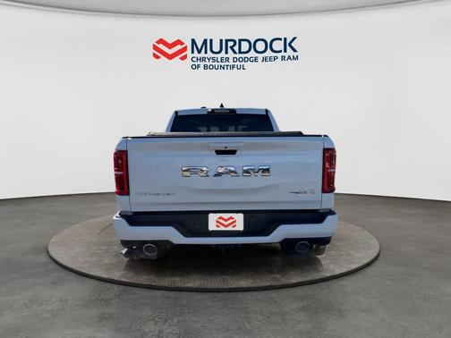 Ivory White Tri-Coat Pearlcoat 2026 RAM 1500 ST