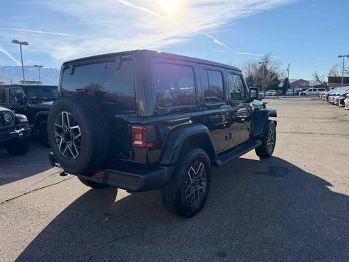 2026 Jeep Wrangler 4-Door Sahara 4x4