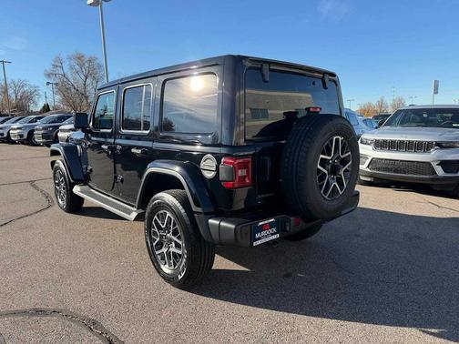 2026 Jeep Wrangler 4-Door Sahara 4x4