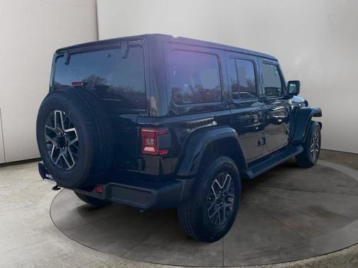 2026 Jeep Wrangler 4-Door Sahara 4x4