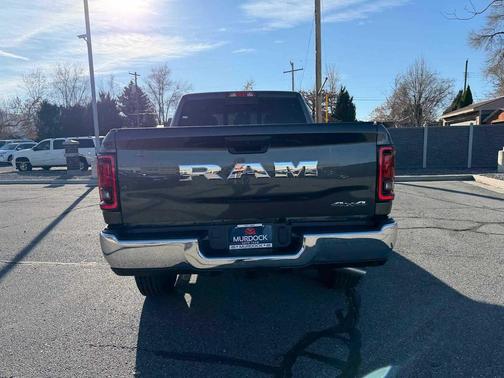 2026 RAM 2500 Tradesman Crew Cab 4x4 6'4' Box