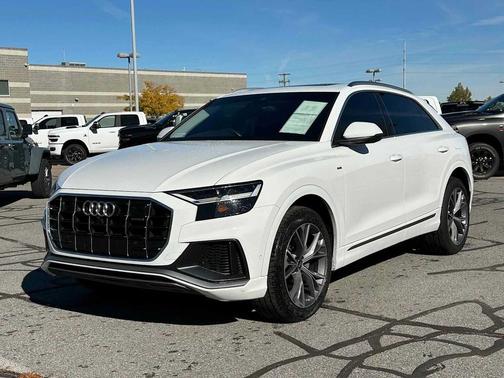 2022 Audi Q8 55 Premium Plus