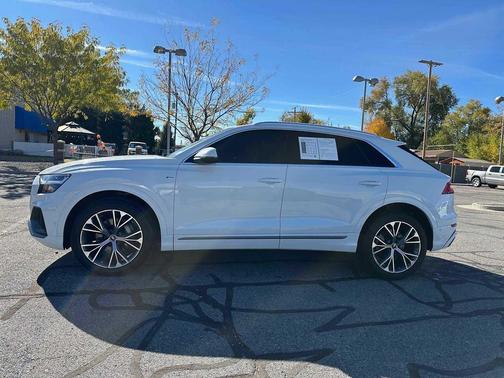 2022 Audi Q8 55 Premium Plus