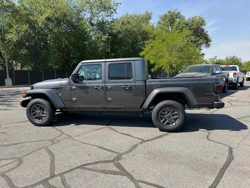 2025 Jeep Gladiator Sport S