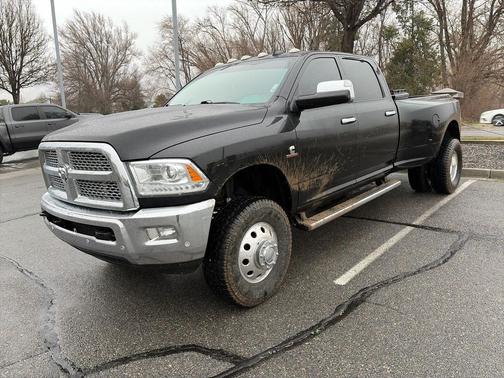 2018 RAM 3500 Laramie Crew Cab 4x4 8' Box