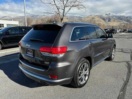 2019 Jeep Grand Cherokee Summit