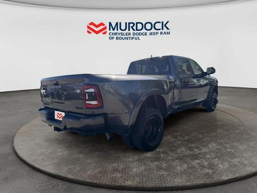 Granite Crystal Metallic Clearcoat 2022 RAM 3500 Limited Crew Cab 4x4 8' Box