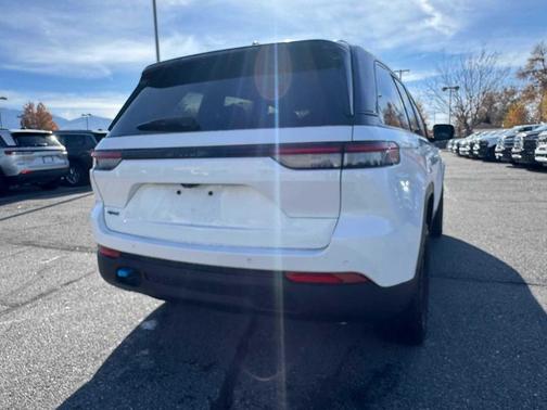 2022 Jeep Grand Cherokee 4xe Trailhawk