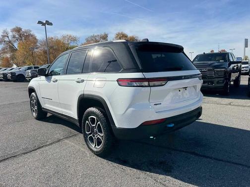 2022 Jeep Grand Cherokee 4xe Trailhawk