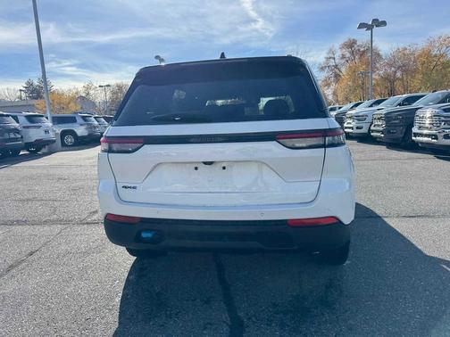 2022 Jeep Grand Cherokee 4xe Trailhawk