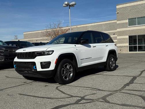 2022 Jeep Grand Cherokee 4xe Trailhawk