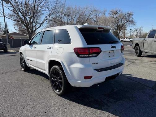 2022 Jeep Grand Cherokee Laredo